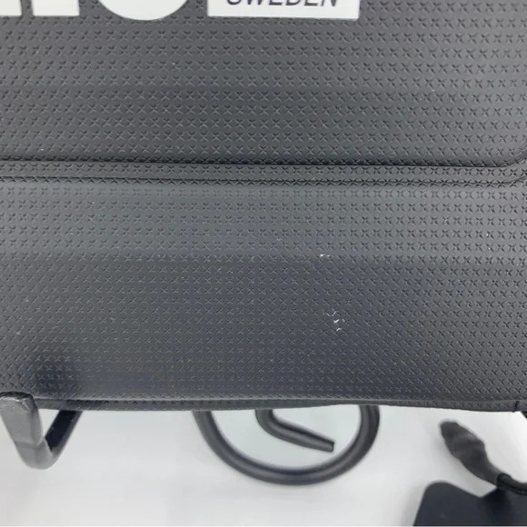 Thule Sweden gauntlet 3.0 sleeve FITS 13 inch MacBook Pro black NEW - Picture 8 of 10